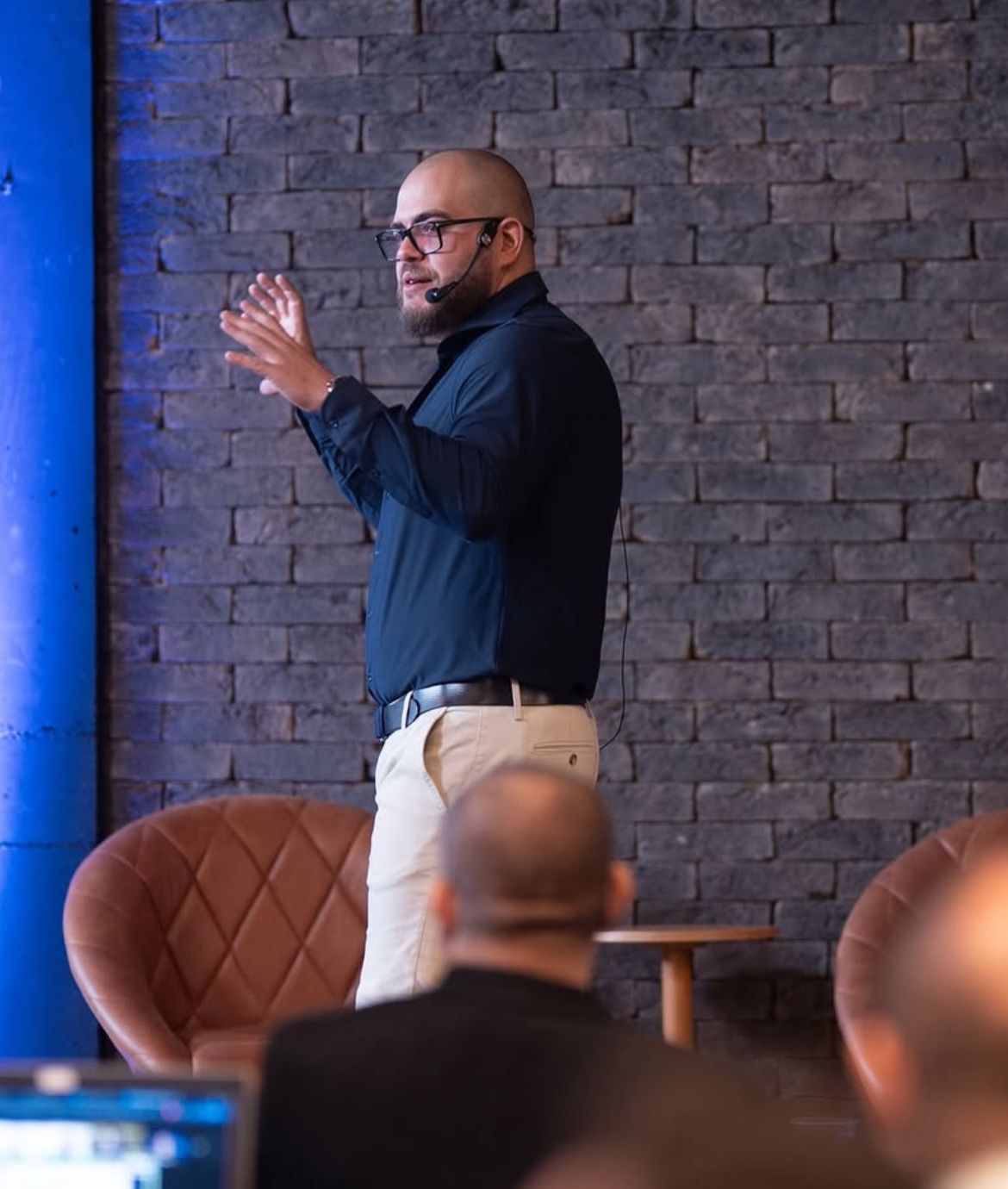 Kelvin Cleto, fundador da Accelera 360, ao vivo em evento